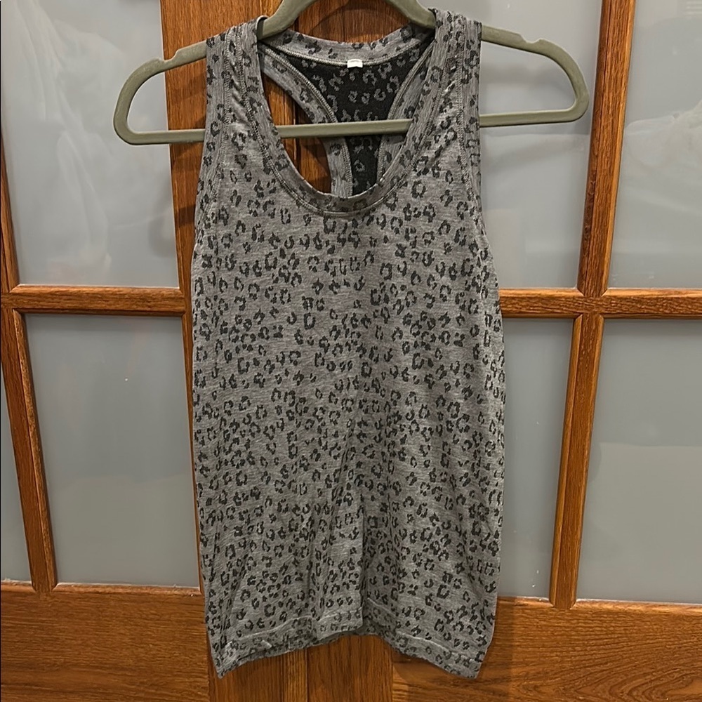 Athleta Black and Gray Sleeveless Tank Top with Intricate Design​​​
